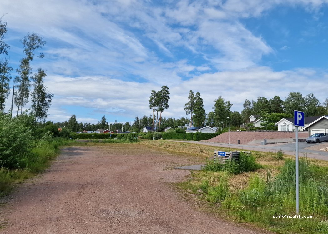 (681 52) Kristinehamn - 165 Vålösundsvägen — foto