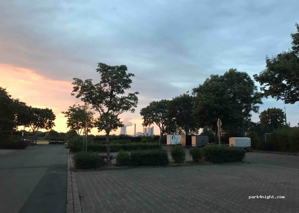 (30926) Seelze - 5-4 Nico-Flatau-Platz — foto