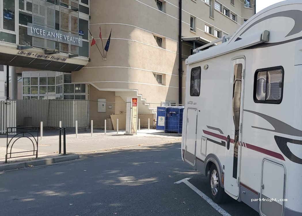 (81100) Castres - 46 Boulevard Magenta — foto