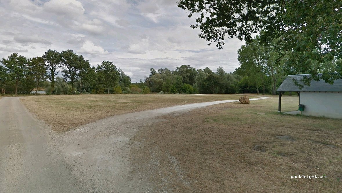 (18240) Sury-prés-Léré - Unnamed Road — foto