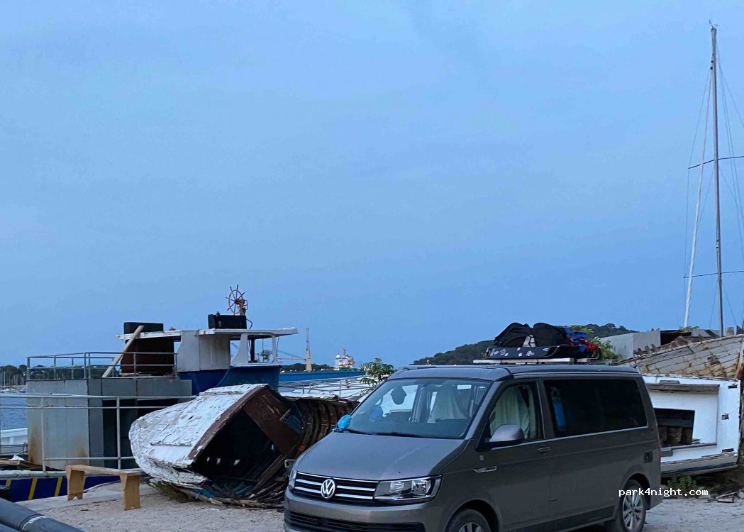 (51550) Mali Losinj - Unnamed road — foto