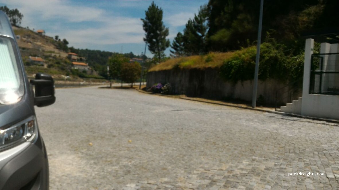 (4575) - 50 Rua Conde Vale da Rica — foto 3