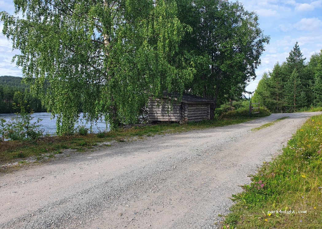 (830 76) Stugun - Unnamed Road — foto