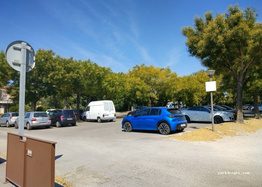 (84700) Sorgues - 39 Route d'Entraigues — foto