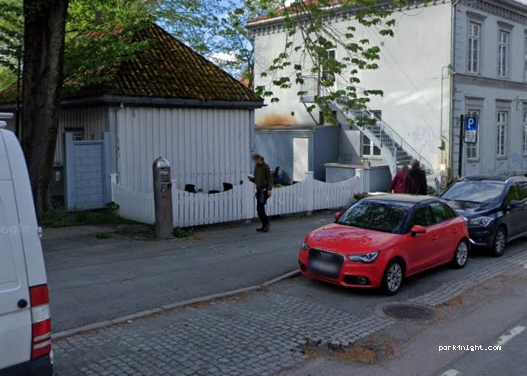 (7013) Trondheim - 9A Bispegata — foto