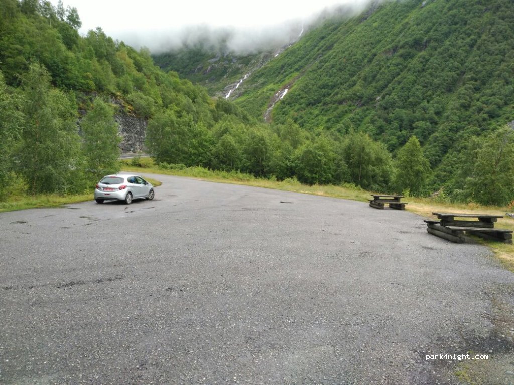 (6798) Stryn - 80 Riksveg 15 — foto