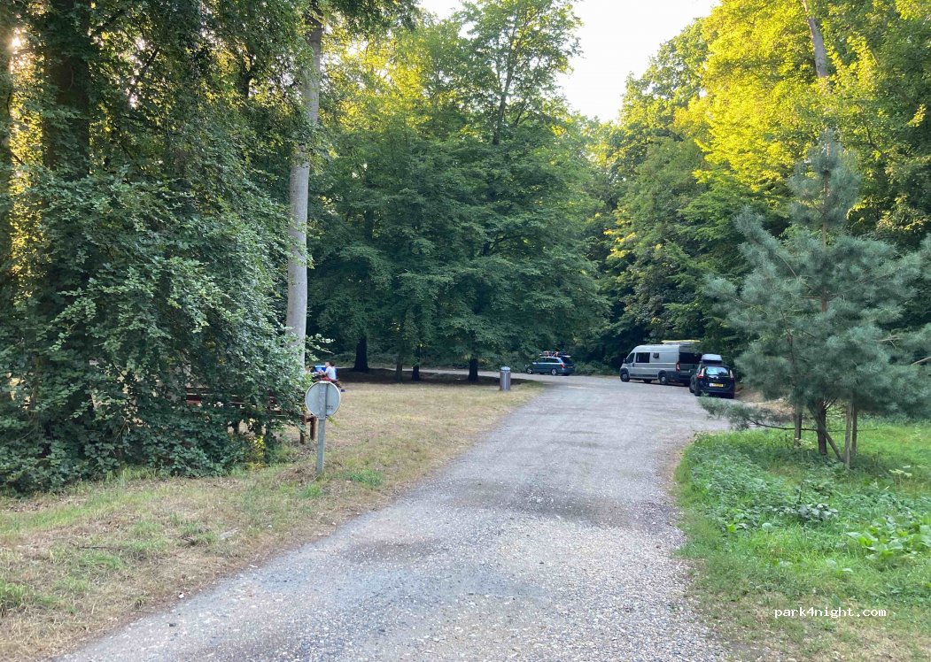(76500) La Londe - Unnamed Road — foto
