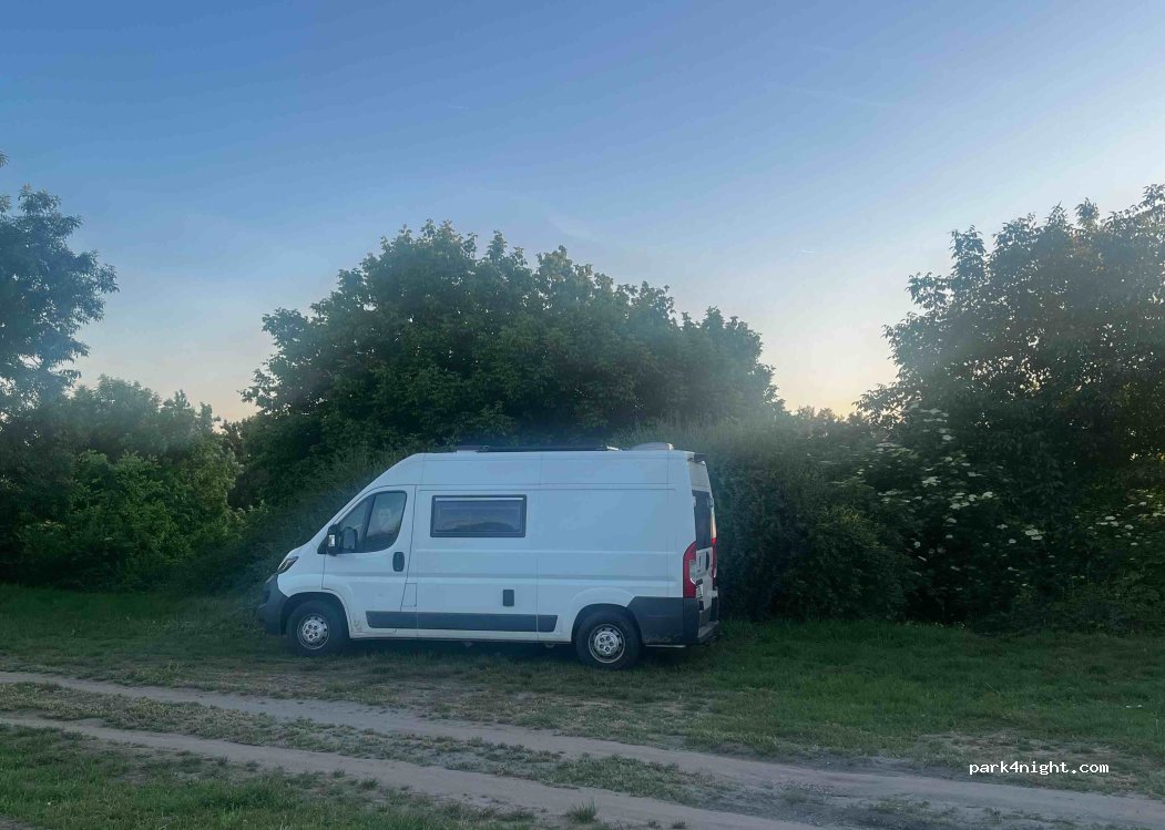 (1238) Budapest - 4 Meder utca — foto 3