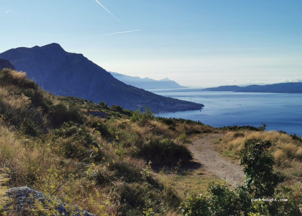 (21310) Duće - Unnamed Road — foto 2