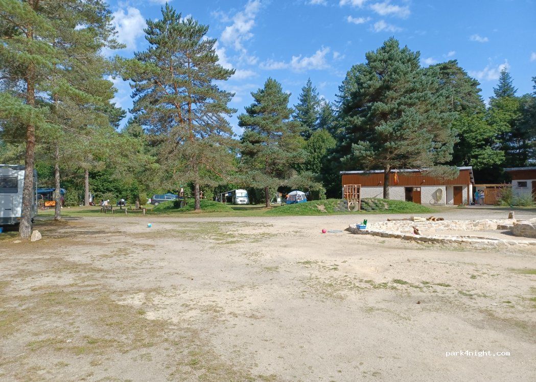 Camping La Roche Canillac — foto 2