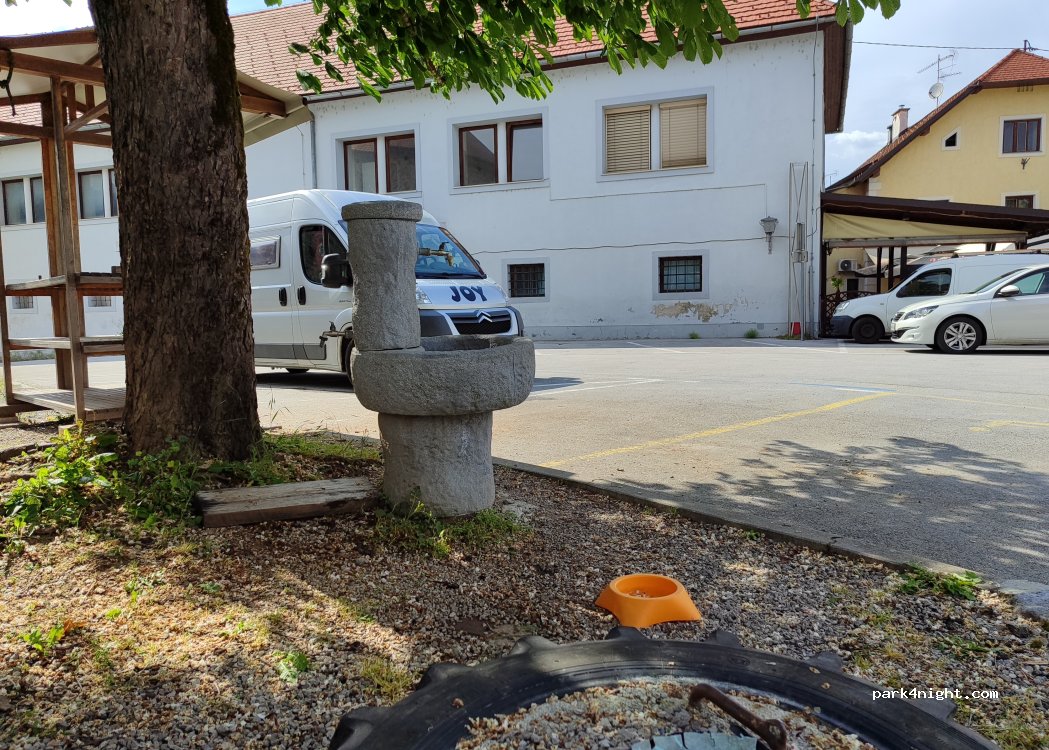 (8360) Žužemberk - 2 Grajski trg — foto 5