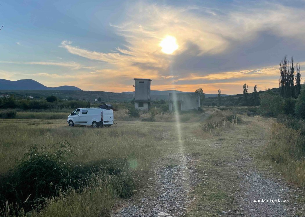 (23450) Kaštel Žegarski - — foto