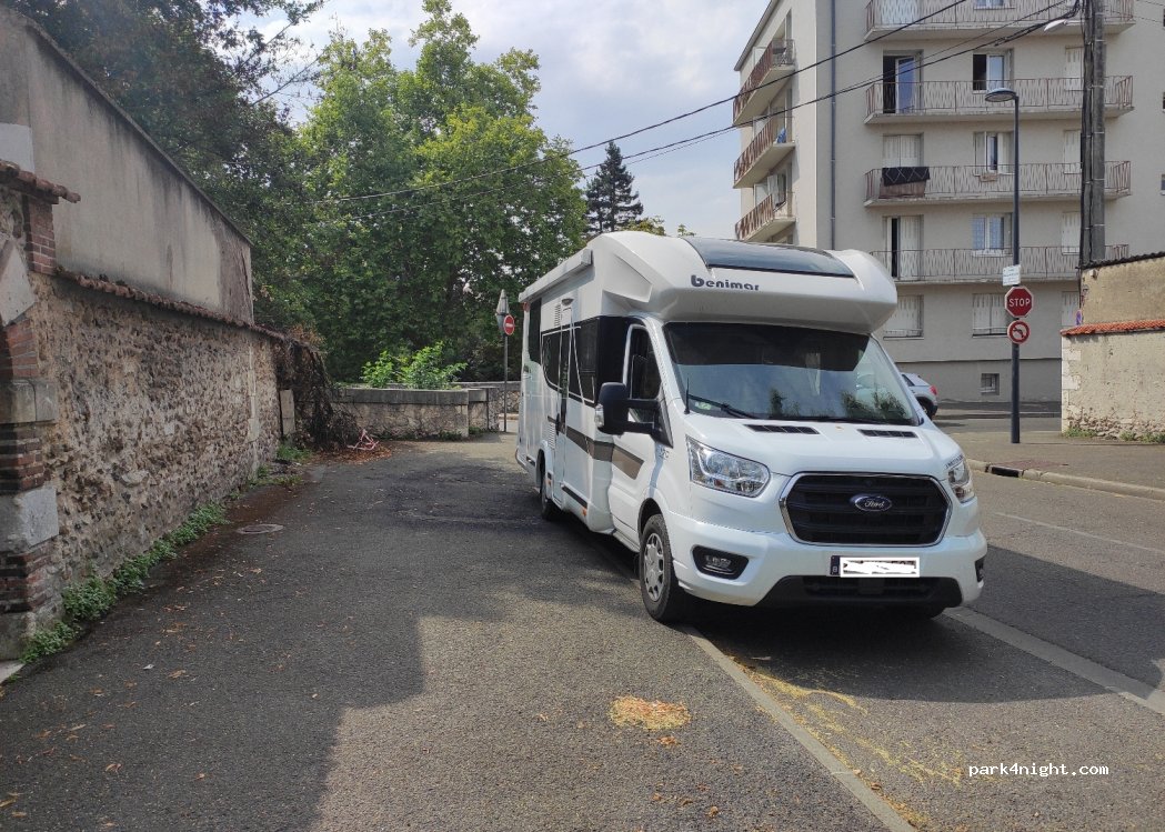 (28000) Chartres - 1 Rue des Grandes Filles Dieu — foto