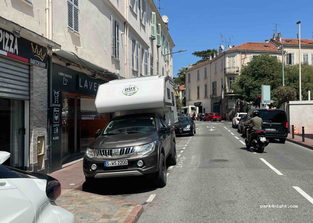 (06400) Cannes - 121 Boulevard de la République — foto 2