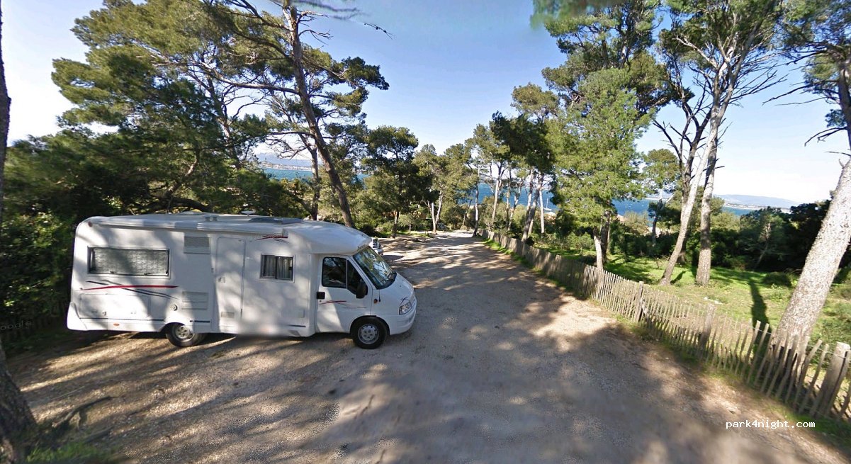 (83400) Hyères - 109-195 Chemin de la Table Ronde — foto
