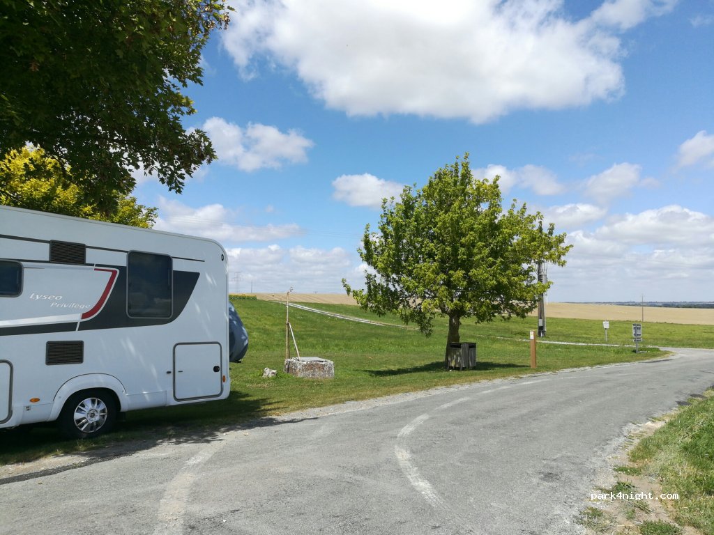 (17460) Berneuil - Royer — foto 3