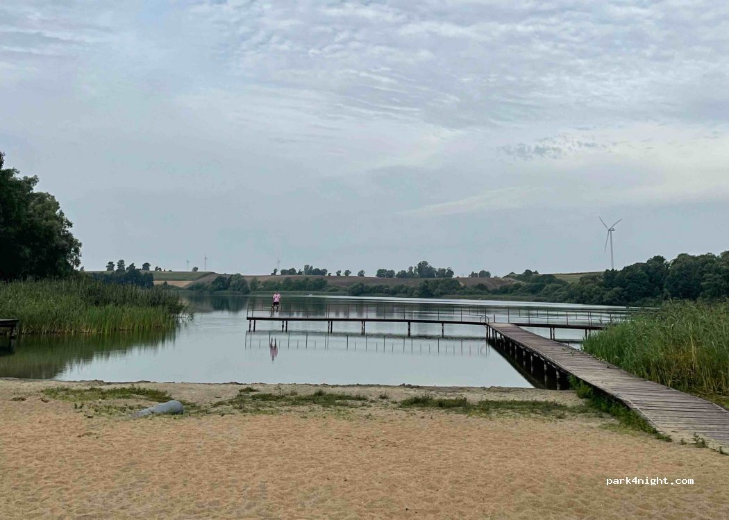 (87-220) Kneblowo - Unnamed Road — foto