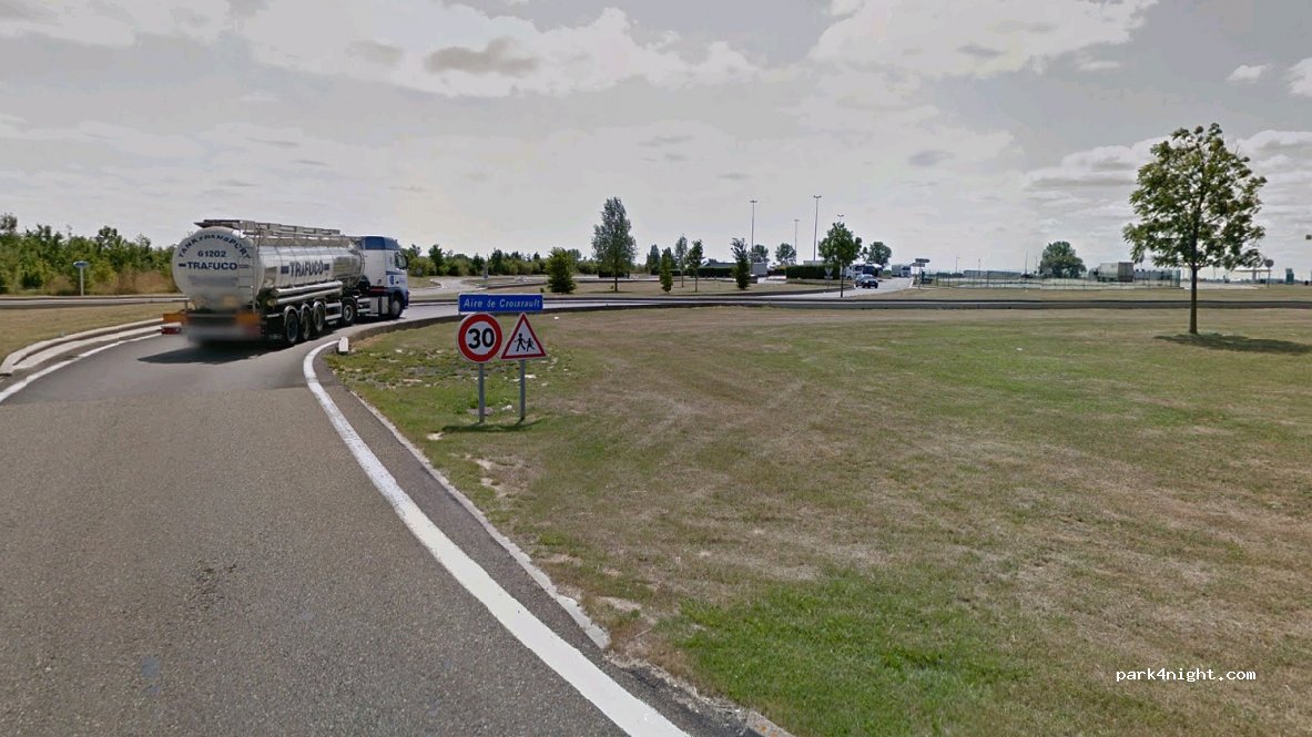 (80290) Croixrault - L Aérodrome — foto