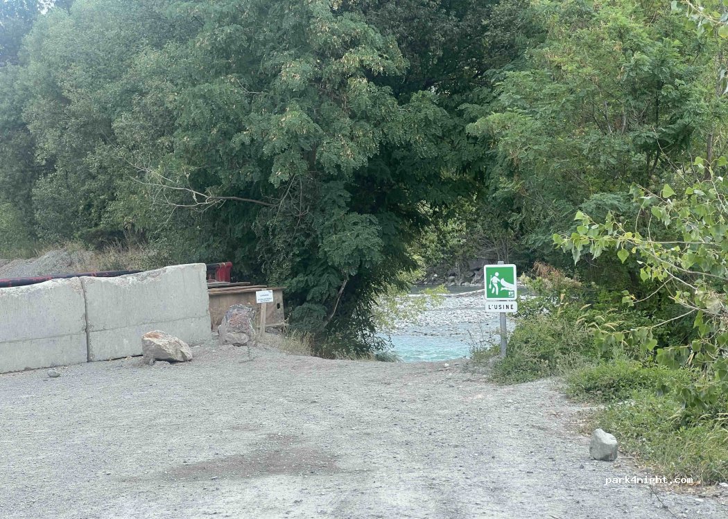 (05310) La Roche-de-Rame - Le Planet — foto 5