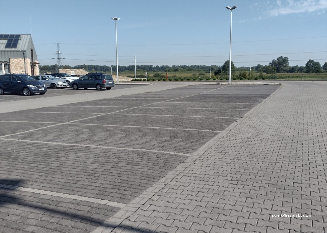 (87-165) Wielka Nieszawka - 32 Toruńska — foto