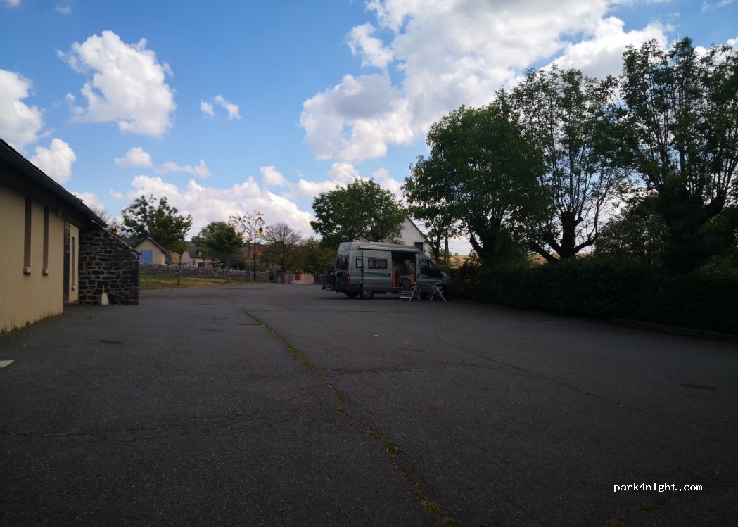(12470) Prades-d'Aubrac - 100 Rue de la Rocade — foto