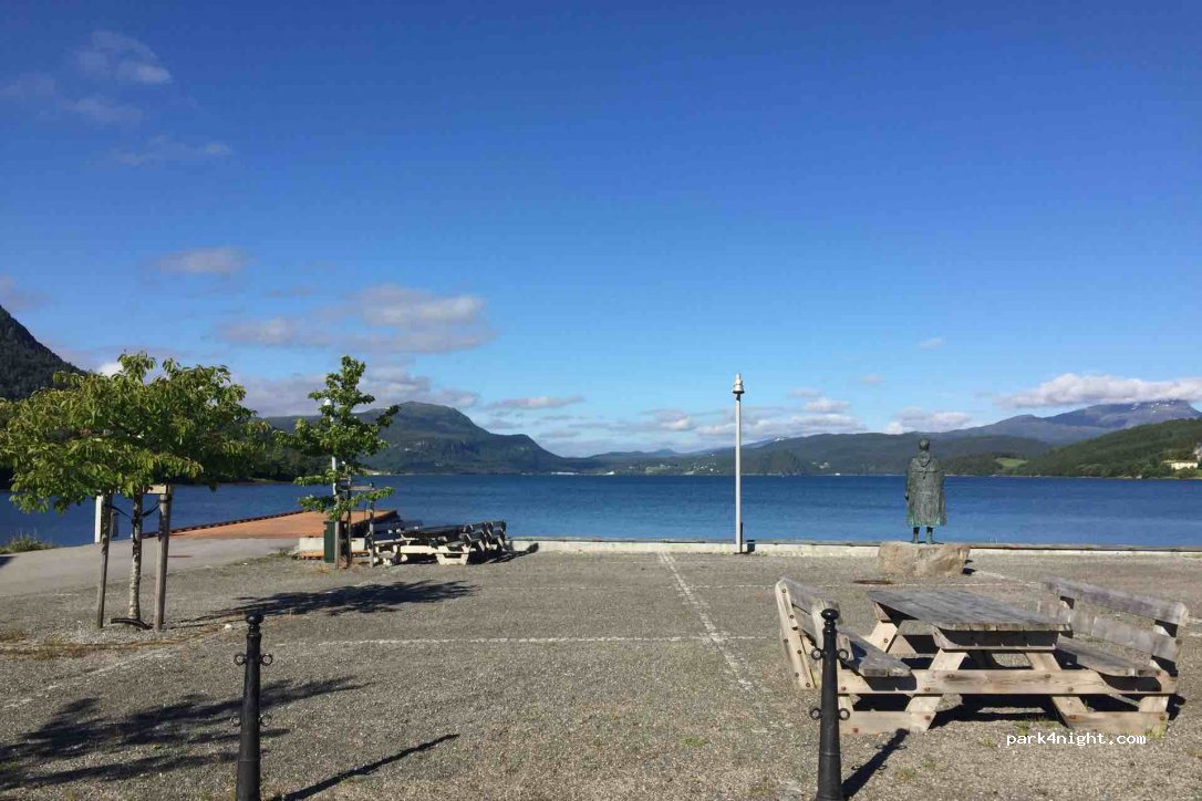 (6630) Tingvollvågen - 41 Sanden — foto