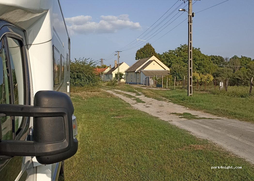 (6344) Hajós - 115 Szigeti Fő utca — foto 2