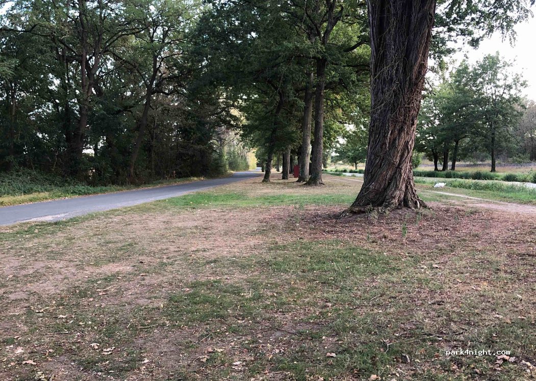 (03410) Saint-Victor - Chemin de l' Ecluse — foto 2