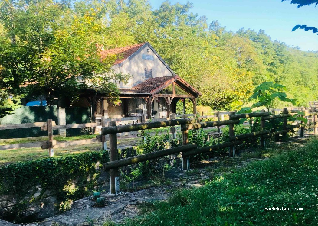 (03410) Saint-Victor - Chemin de l' Ecluse — foto 3
