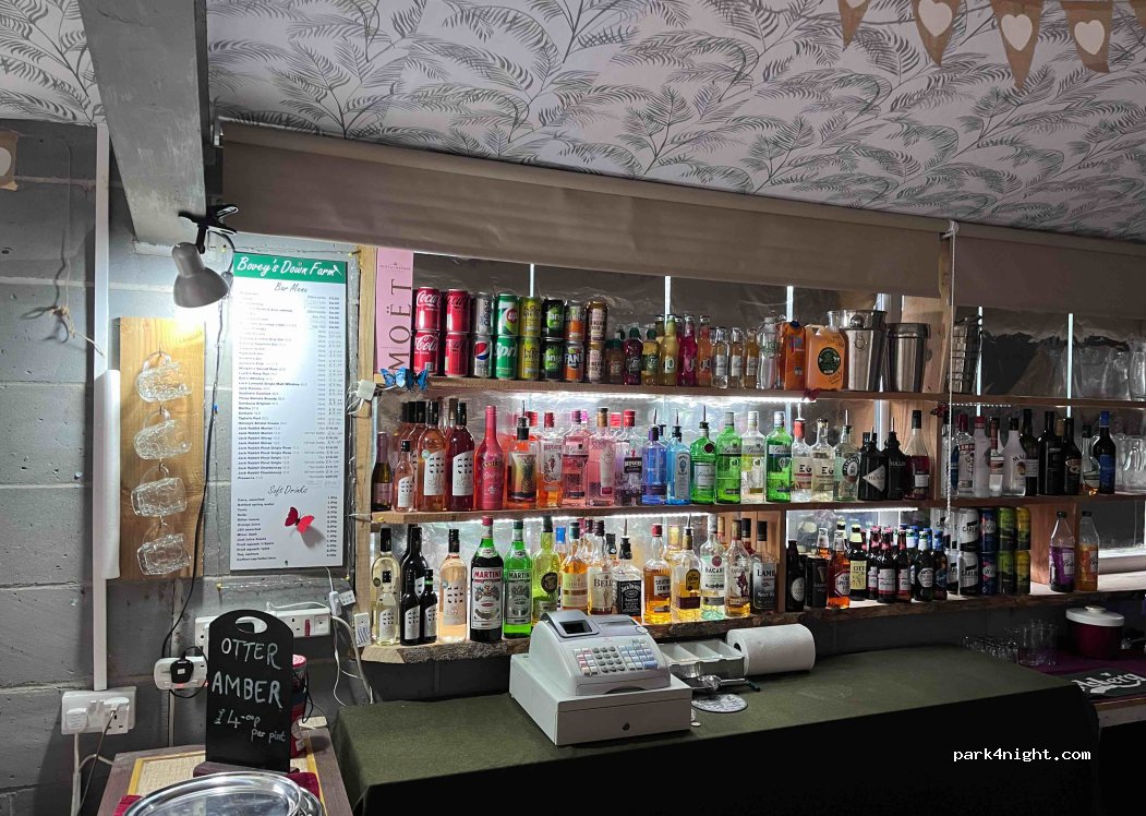 Boveys Down Farm, Restaurant, Glorious Glamping, camping and wedding venue. — foto