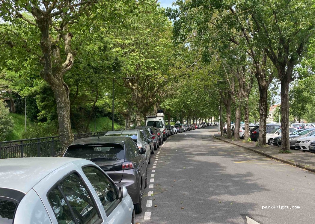 (64200) Biarritz - Avenue Charles Floquet — foto
