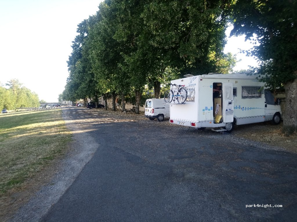 (86100) Châtellerault - Promenade des Acadiens — foto 2