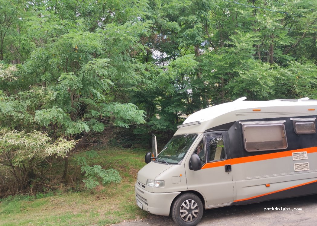 (2100) Gödöllő - 2 Kapucinusok tere — foto