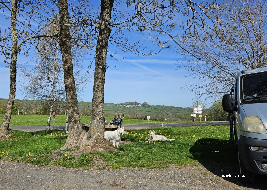 (15400) Cheylade - Unnamed road — foto 4
