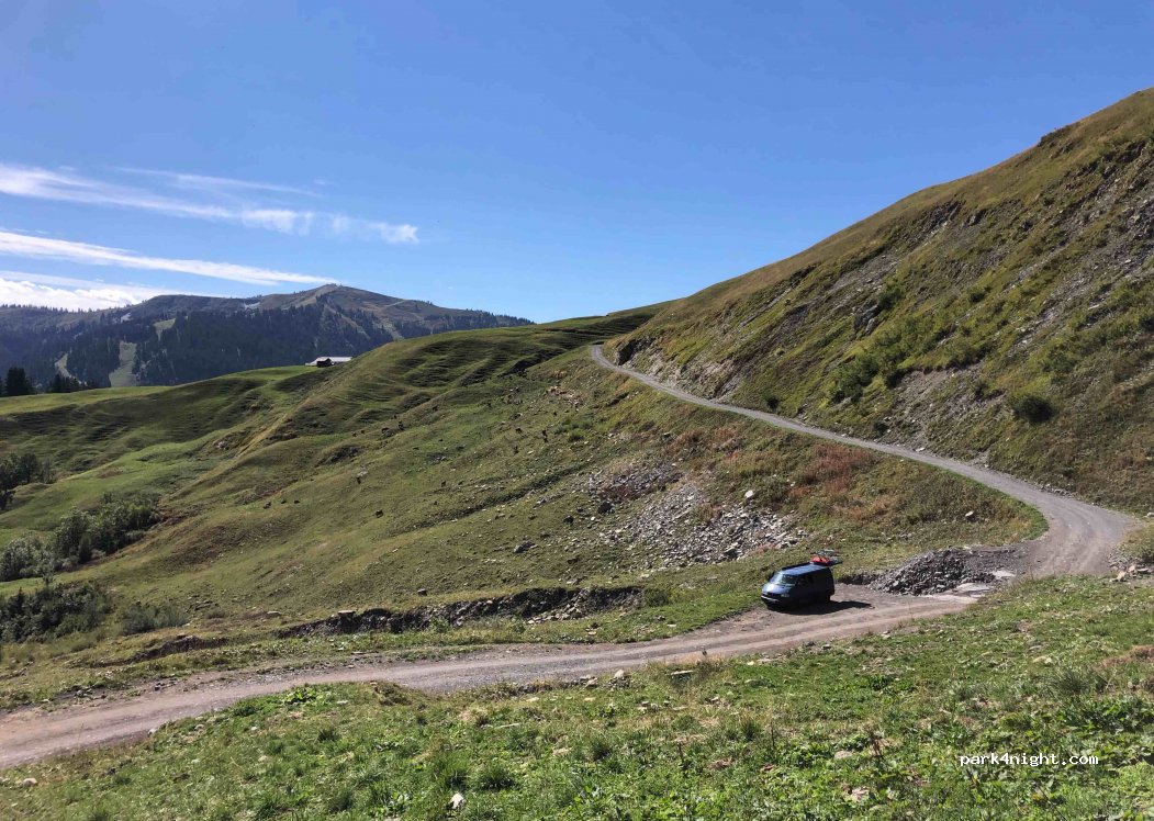(73590) La Giettaz - Unnamed Road — foto