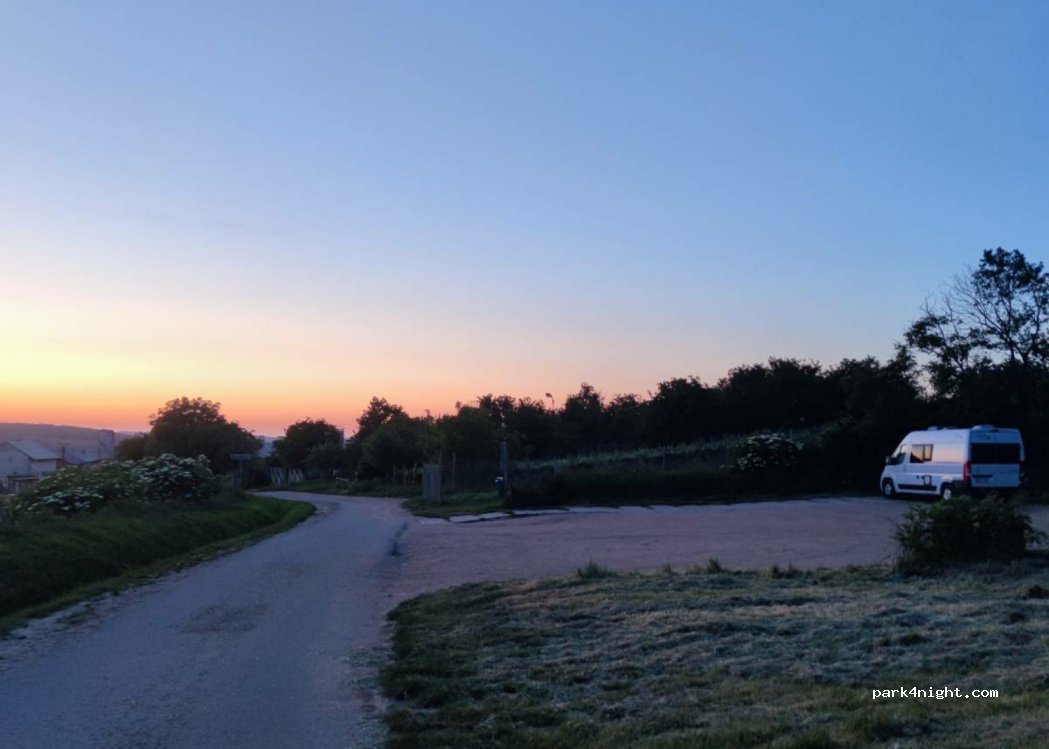 (691 10) Kobylí - Unnamed Road — foto 4