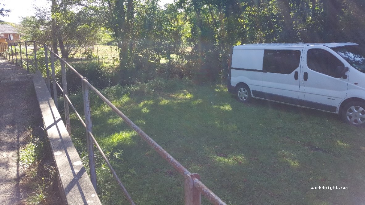(40630) Sabres - 117 Rue Pascal Duprat — foto