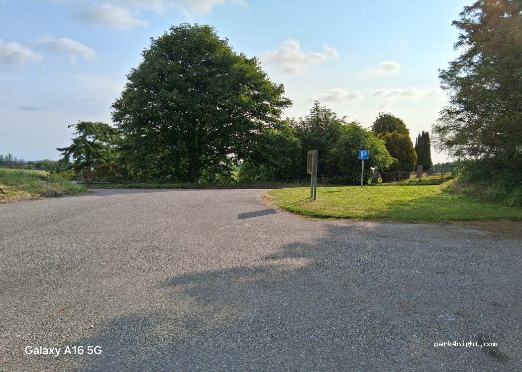 (IV20 1XJ) Tain - Unnamed Road — foto