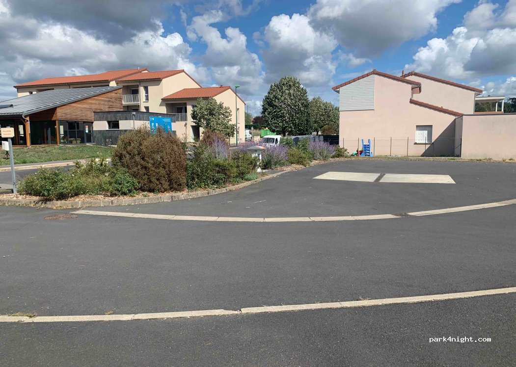 Aire de camping car Saint-Paul-des-Landes — foto