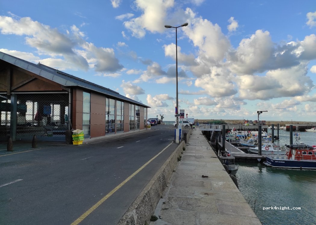 (14520) Port-en-Bessin-Huppain - 2 Quai Letourneur — foto
