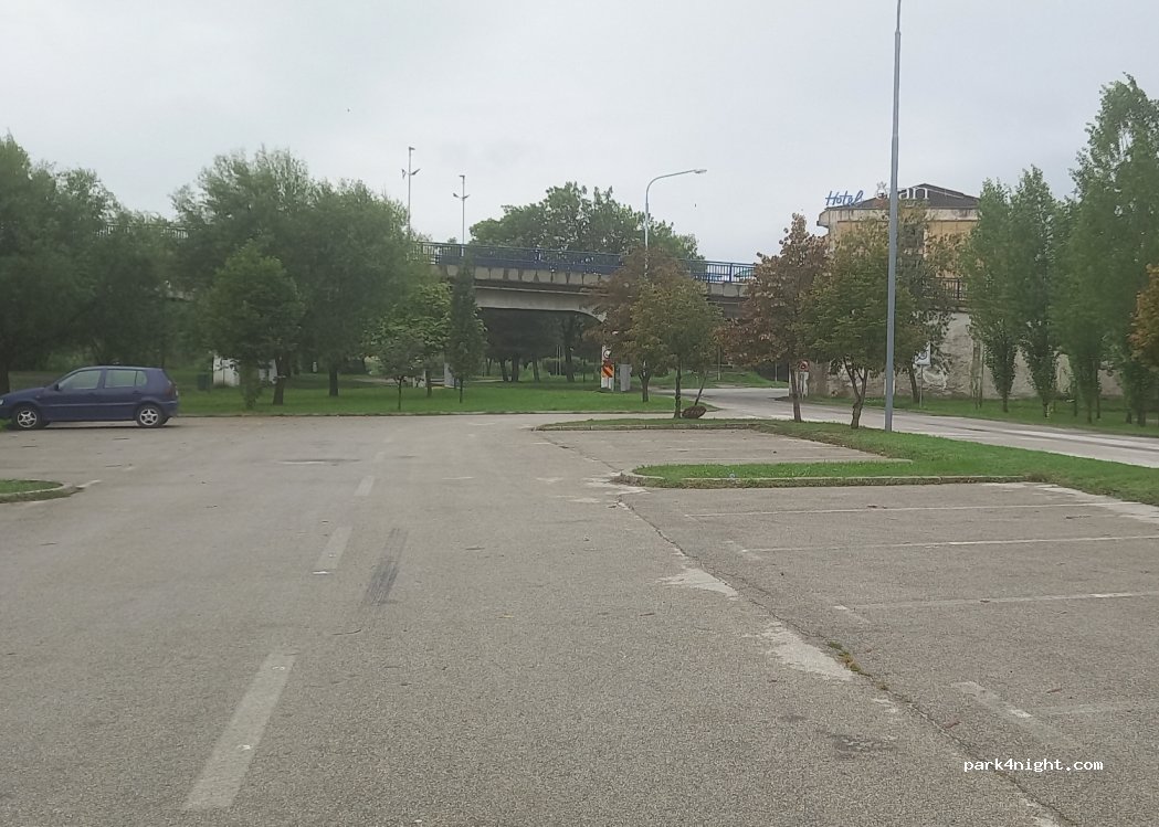 (21480) Srbobran - 6 Vladike Nikolaja Velimirovića — foto 3