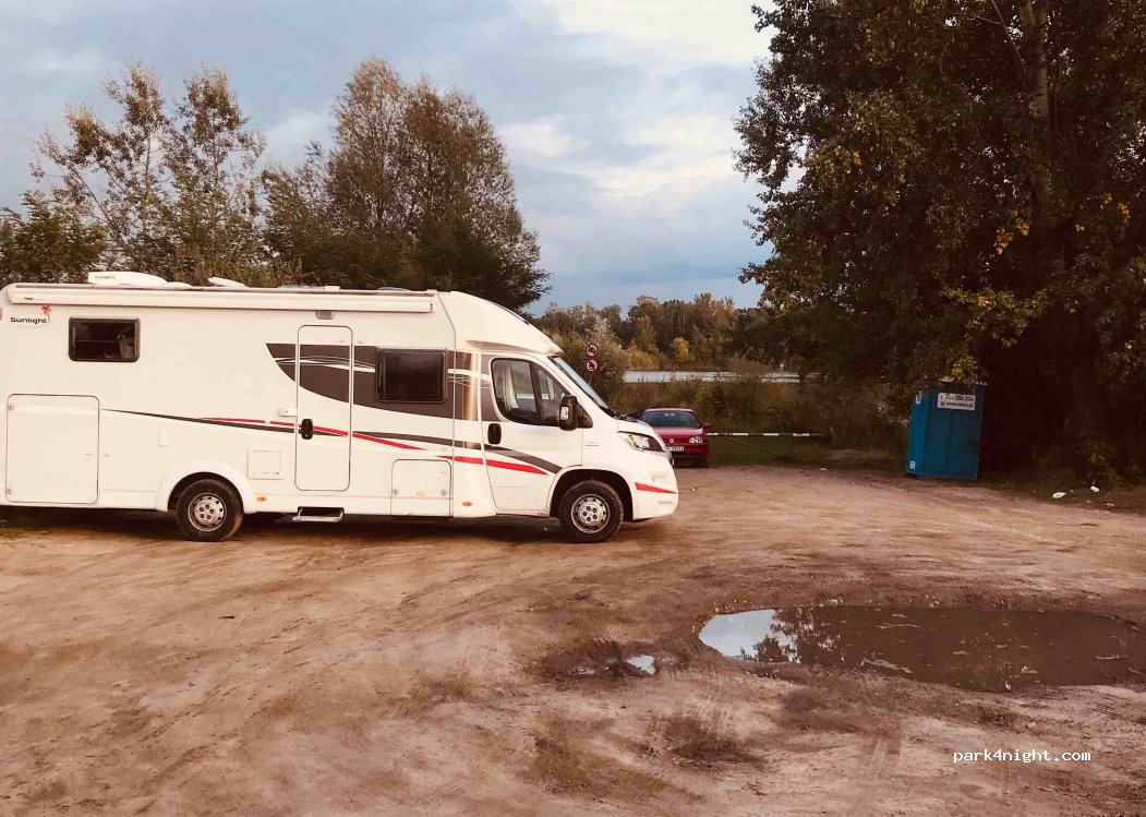 (05-220) Zielonka - Spacerowa — foto