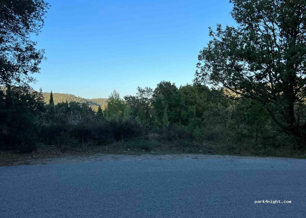 (83680) La Garde-Freinet - 4092 D558 — foto