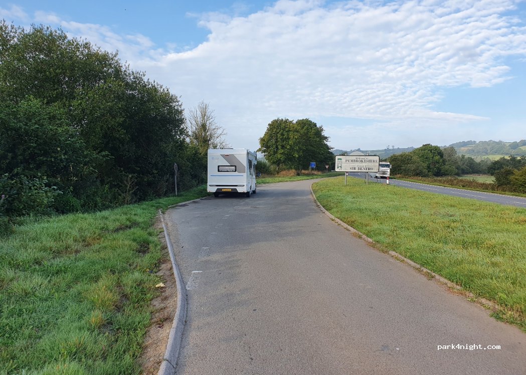 (SA34 0AE) Whitland - A40 — foto