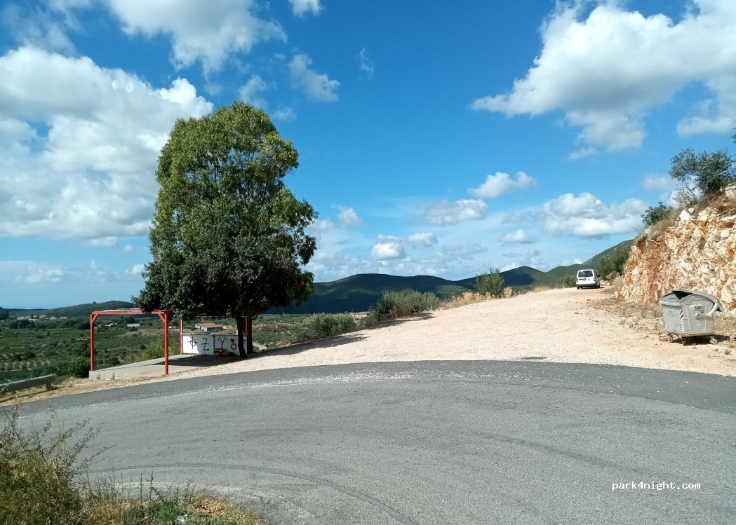(246 00) Maniaki - Epar.Od. Petritsiou-Raftopoulo — foto