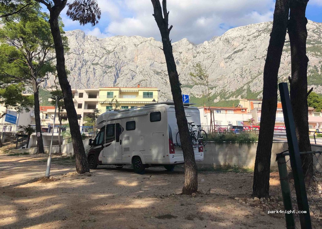 (21300) Makarska - 133 Ulica Rosseto Degli Abruzzi — foto