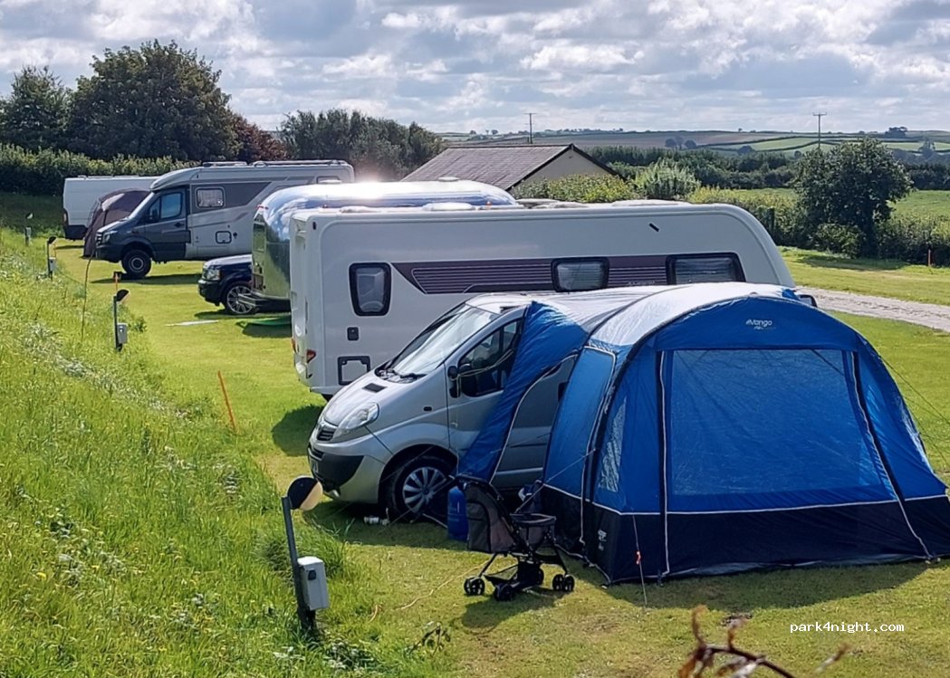 Brightlycott Barton Camp Site — foto 4