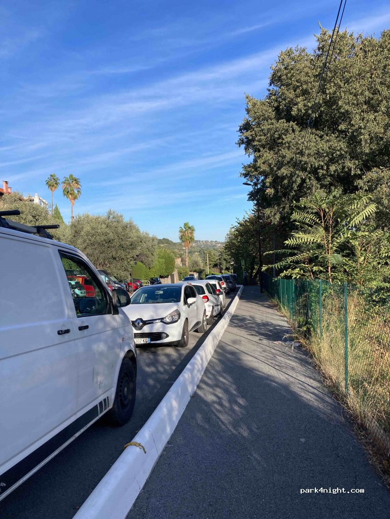 (06130) Grasse - 1 Boulevard Commandant Autran — foto