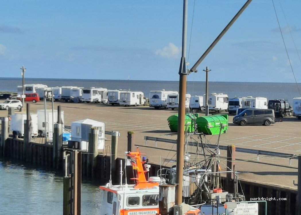 Wohnmobilstellplatz Horumersiel Außenhafen — foto
