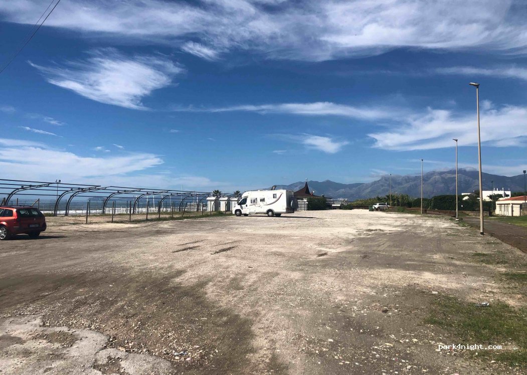 (81037) Baia Domizia - 8 Viale dei Bossi — foto